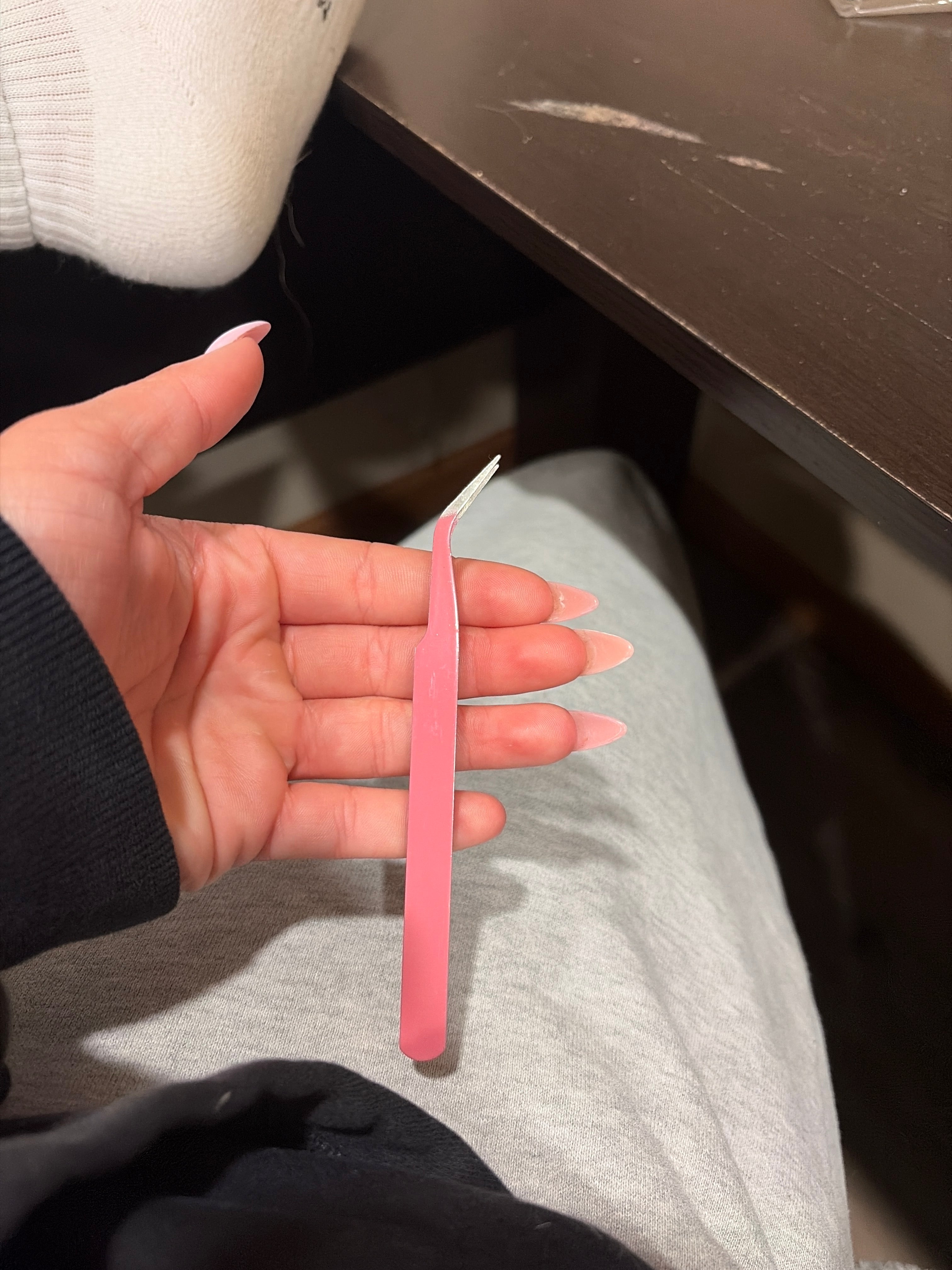 Tweezers